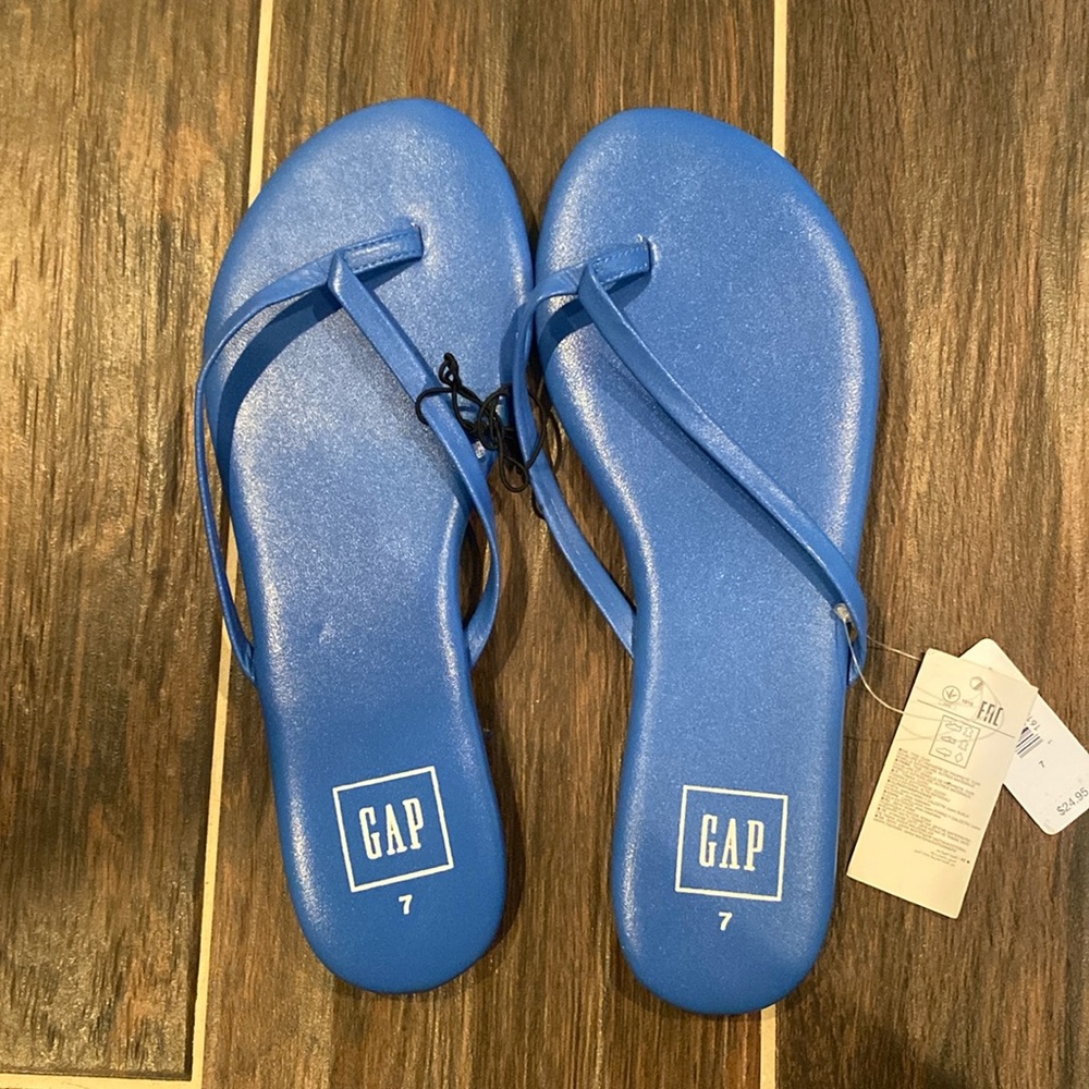 Leather flip flops